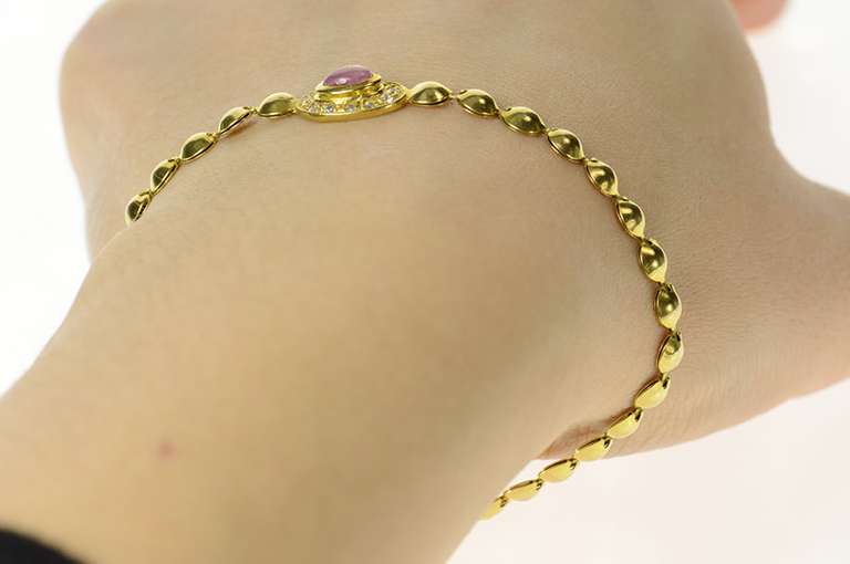 18K Yellow Gold Oval Pink Topaz Diamond Halo Round Link Bracelet