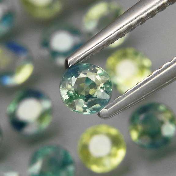 Unheated! 4.03ct round cut Australian Sapphire set