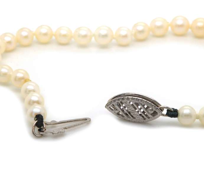 Elegant 14kt WG White Pearl Strand