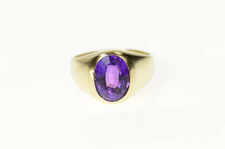 14K Yellow Gold Oval Amethyst Solitaire Graduated Statement Ring