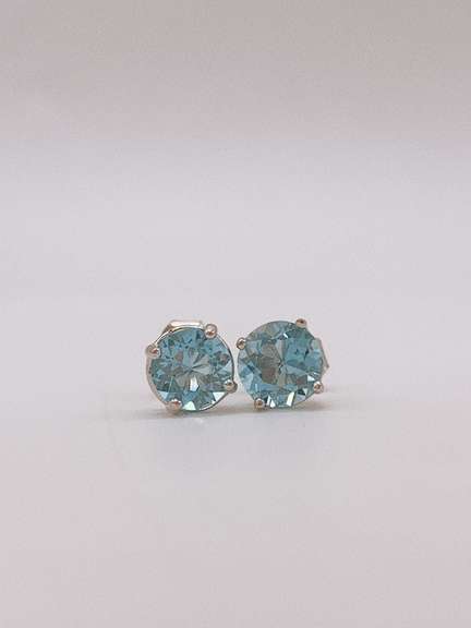 14kt Solid White Gold Blue Topaz Stud Earrings