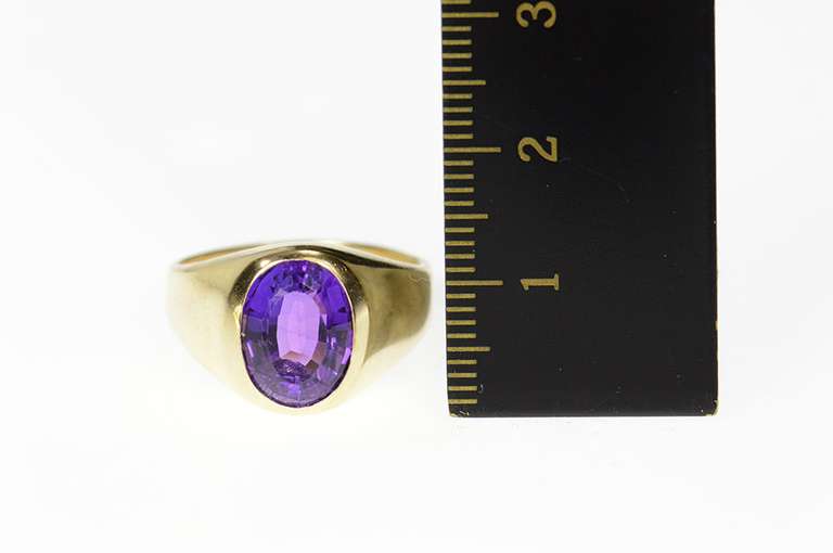 14K Yellow Gold Oval Amethyst Solitaire Graduated Statement Ring