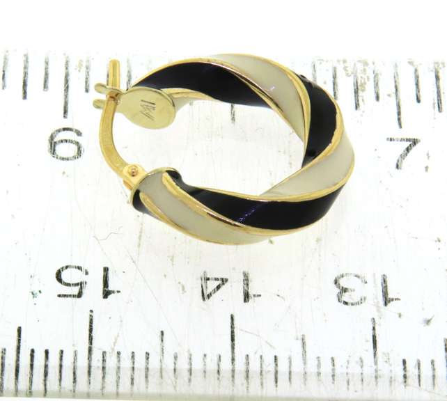 Fancy 18kt Black and White Enamel Twisted Hoop