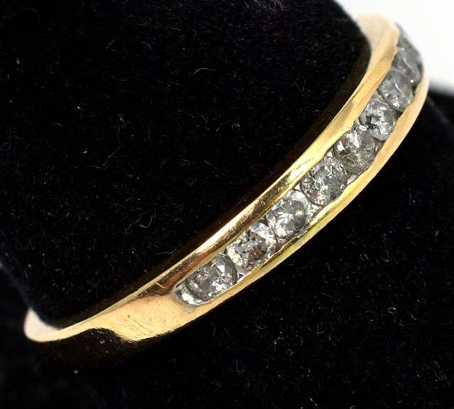 Nice Diamond Band in Yellow Gold