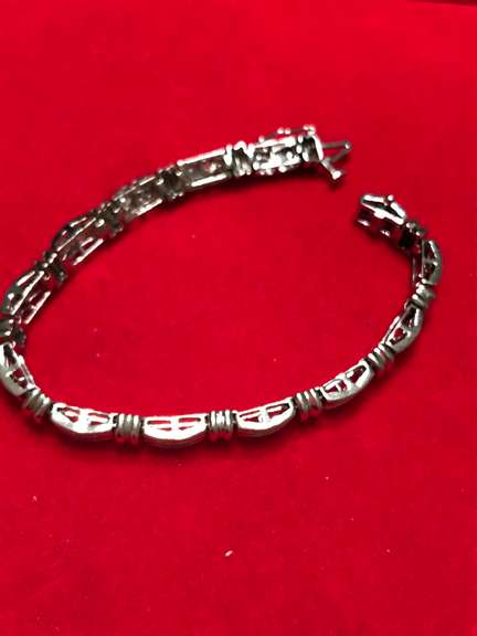 14K WHITE GOLD DIAMOND BRACELET