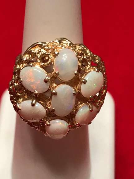 14K YELLOW GOLD LADIES OPAL RING