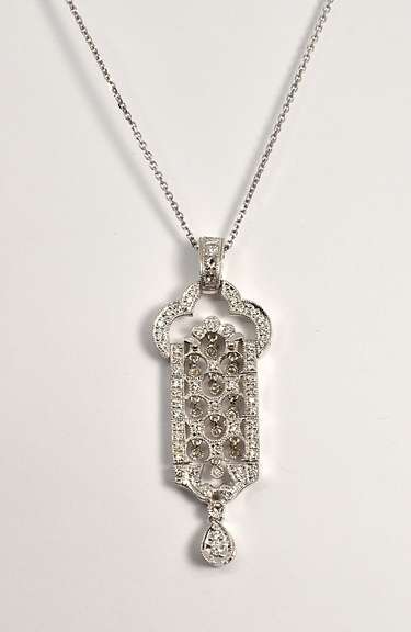Stunning Diamond Pendant Necklace in 18K WG