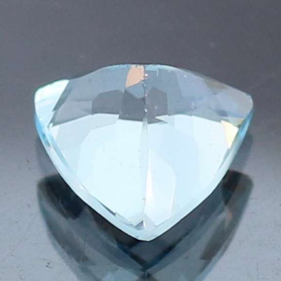 High fire 3.96ct trillion cut Swiss blue Topaz