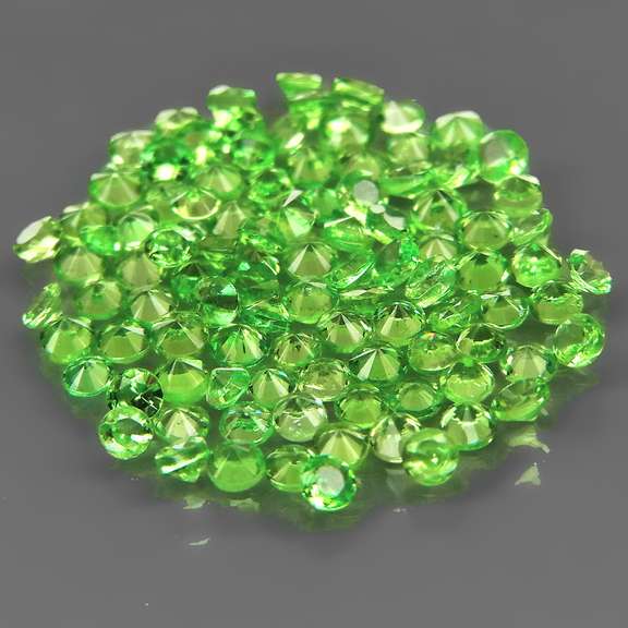 Very rare 3.89ct untreated apple green Tsavorite set