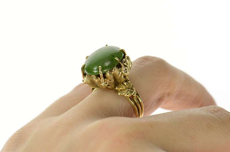 14K Yellow Gold Retro Ornate Nephrite Cabochon Floral Ring