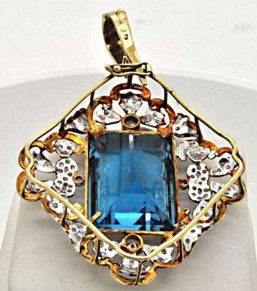 14 KT YELLOW GOLD BLUE TOPAZ AND DIAMOND PENDANT