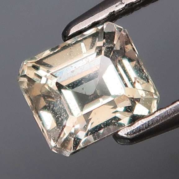 Glittering pale yellow UNTREATED .92ct Sapphire