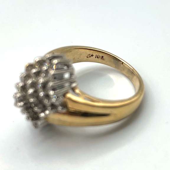 Dazzling 10kt Waterfall Diamond Ring