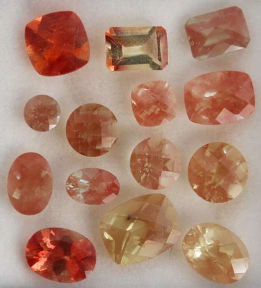 Fantastic 13.35ct 14 piece Red Andesine set