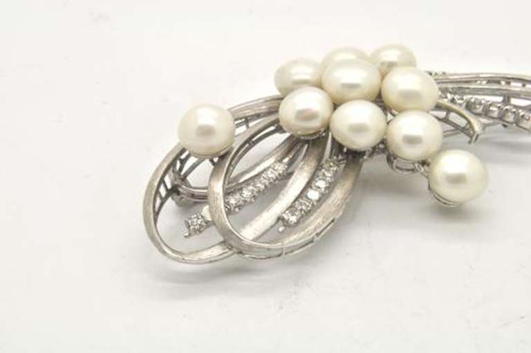 LADIES 18 KT ANTIQUE PEARL AND DIAMOND BROOCH