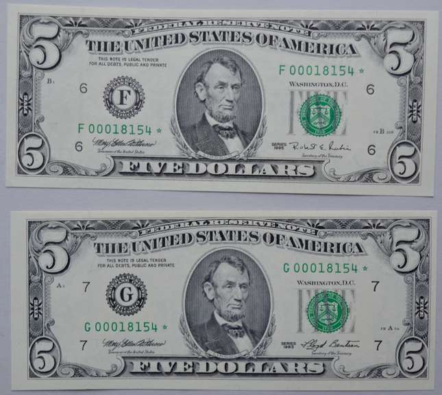 2 Matching Number Gem $ 5 1993 & 1995  Fed Reserve Star Notes