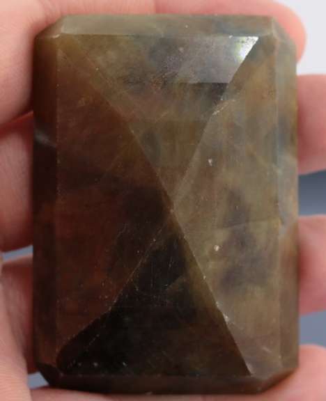 UNTREATED! Gigantic 571.5ct golden tone Sapphire
