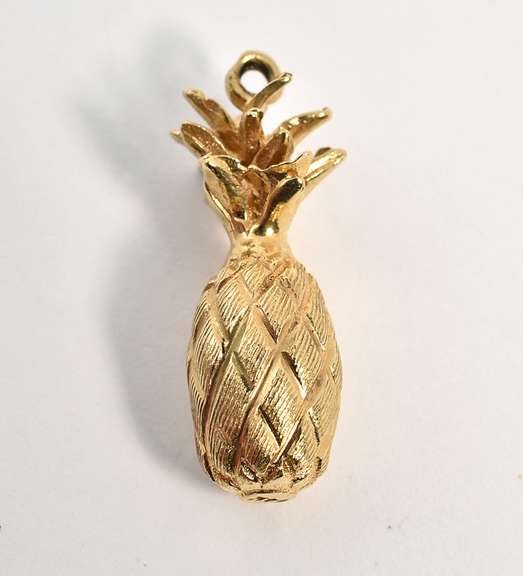 Detailed Gold Pineapple Charm