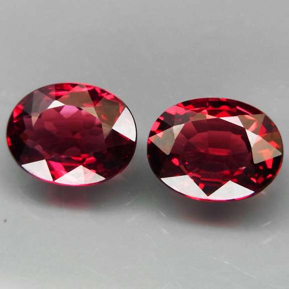Ravishing 4.12ct rich pinkish violet Rhodolite Garnet set