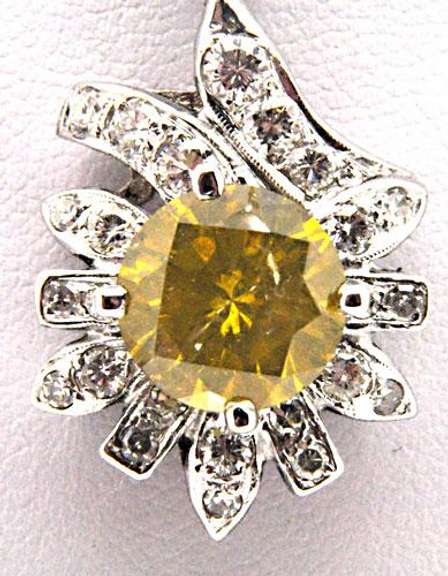 18K WHITE GOLD DIAMOND PENDANT 5.00 CARATS.