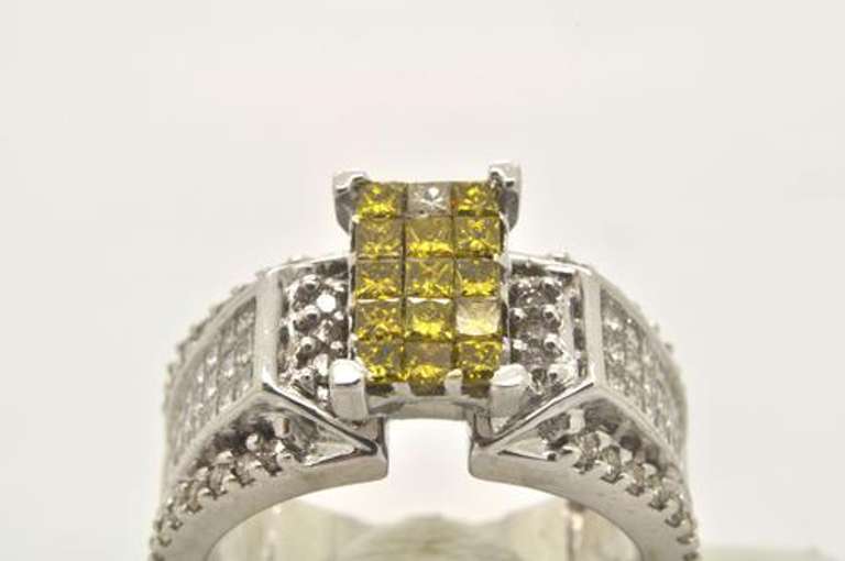LADIES WHITE AND YELLOW DIAMOND RING