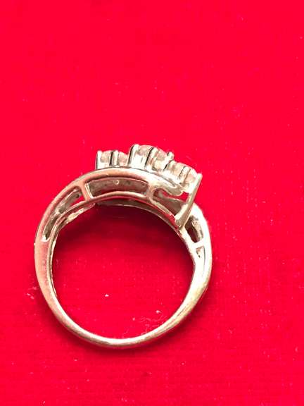 14K WHITE GOLD LADIES DIAMOND RING