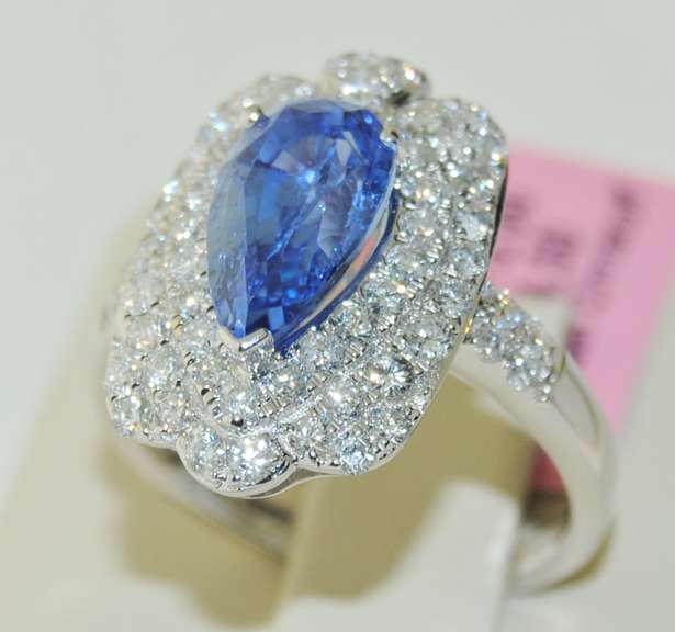 Envious Sapphire and Diamond 18kt Ring