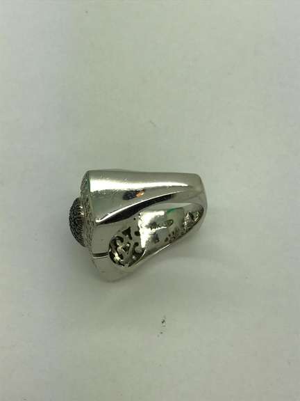 14k white gold ladies diamond ring.