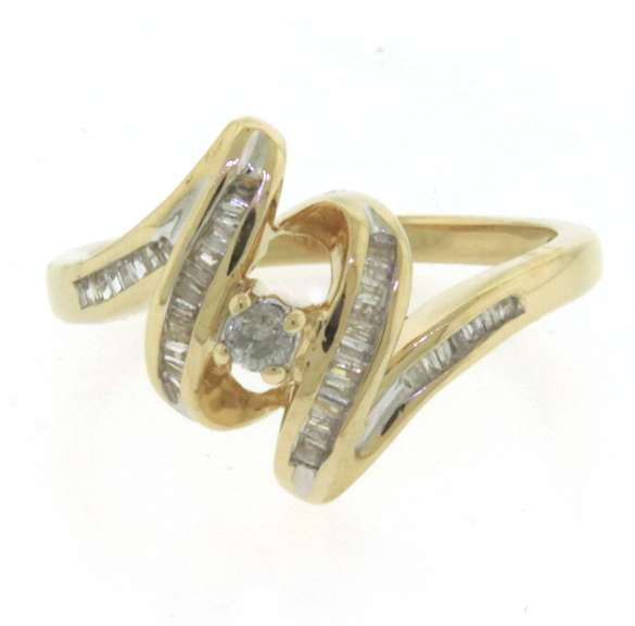 Playful Yellow Gold Twisted Swirl Diamond Ring