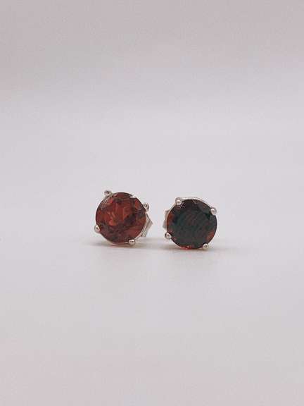 14kt Solid White Gold Garnet Stud Earrings