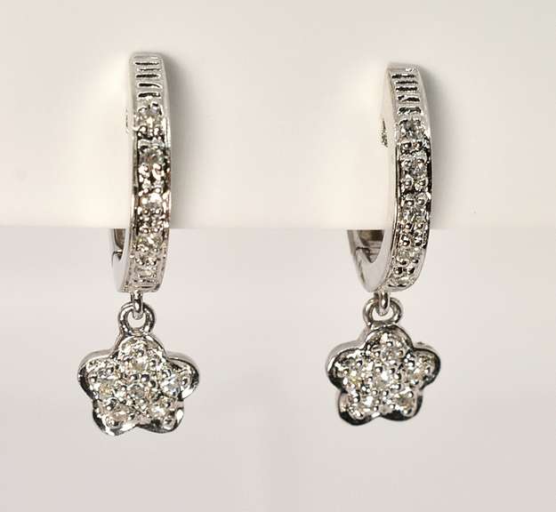 Tasteful Diamond Earrings in 14K WG
