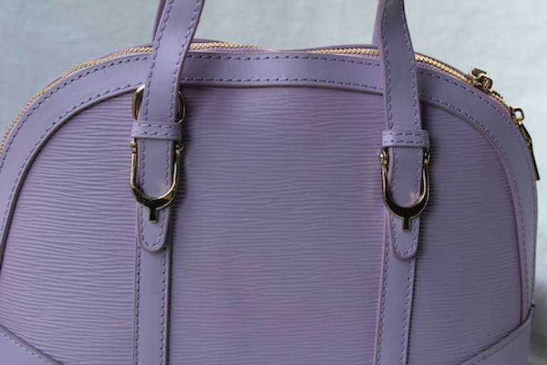 Timeless Stylish Designer Style Hand Bag