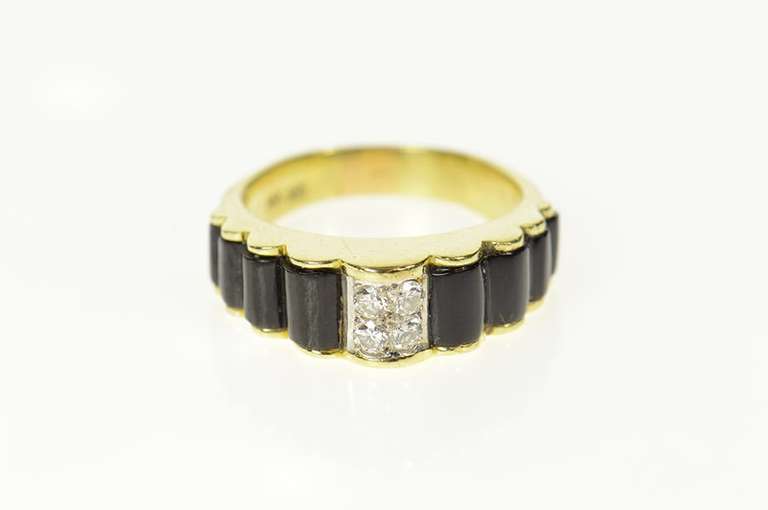 14K Yellow Gold Diamond Scalloped Black Onyx Retro Ring