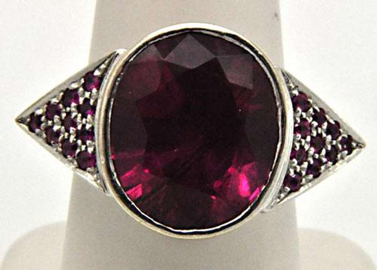 18K WHITE GOLD PINK TOURMALINE RING.