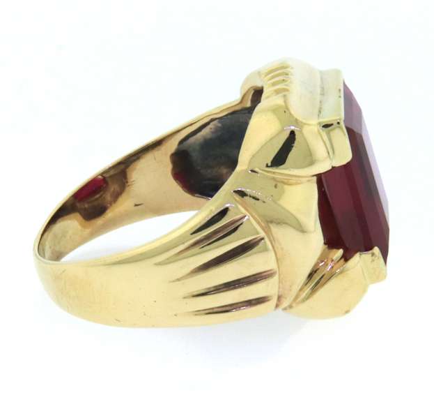 Beautiful Yellow Gold Signet Style Red Stone Ring