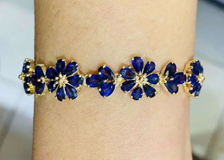 22.0 Carat Blue Sapphire Bracelet in 14kt Gold