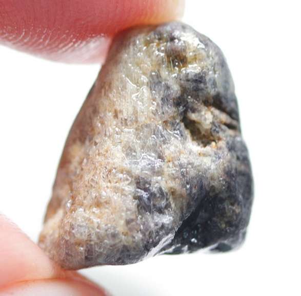 Uncut 16.71ct untreated bi-color Sapphire