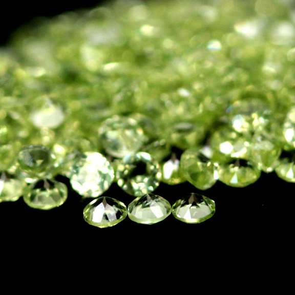 Brilliant 5.11ct set of matched diamond cut Peridot