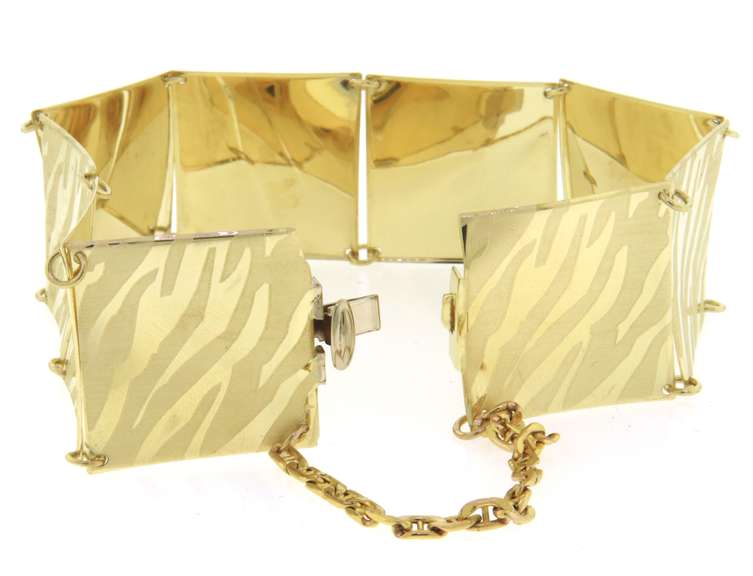 Masterpiece Yellow Gold Zebra Bracelet