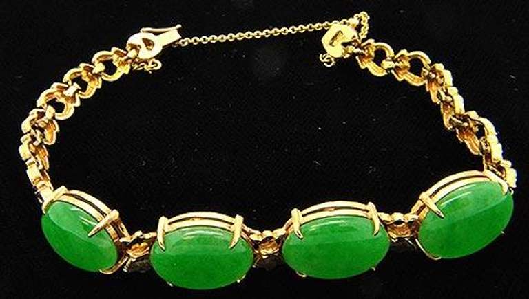 18kt Gold Jade Bracelet, 21.2 grams.