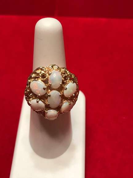 14K YELLOW GOLD LADIES OPAL RING