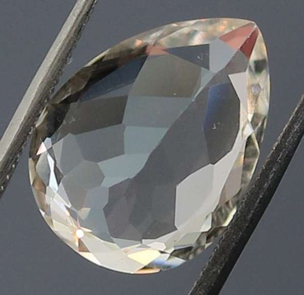 Gorgeous 7.40ct diamond white Topaz