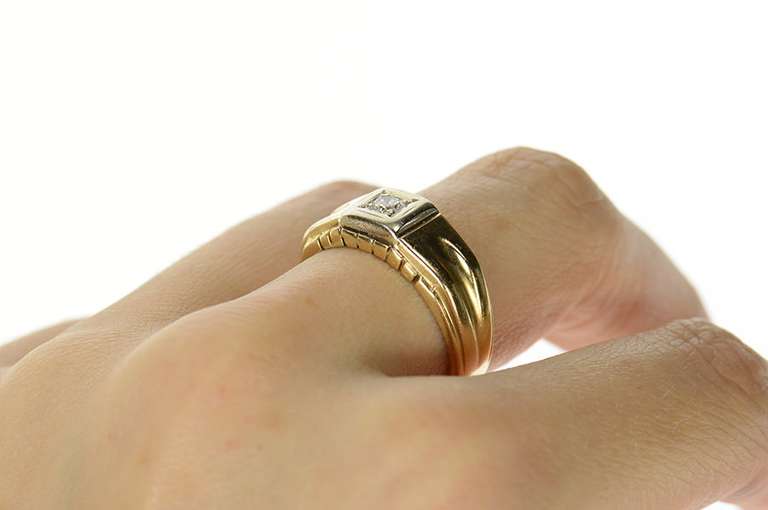 14K Yellow Gold 0.14 Ct Classic Men's Diamond Wedding Ring