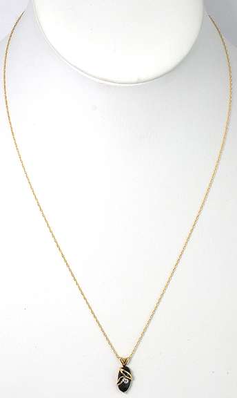 Vintage Pendant & Chain in Gold