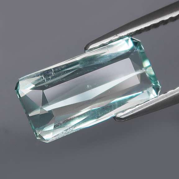 Striking 2.07ct untreated 2.07ct Aquamarine