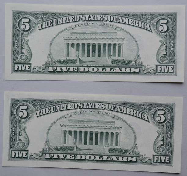 2 Matching Number Gem $ 5 1993 & 1995  Fed Reserve Star Notes