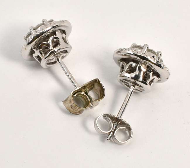 Sophisticated Pavé Diamond Earrings in 14K WG