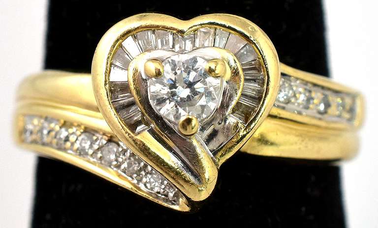Sweet 3/8CTW Diamond Heart Ring in 14KT Yellow Gold