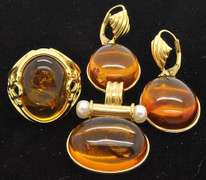 STUNNING AMBER SET IN 14KT YELLOW GOLD