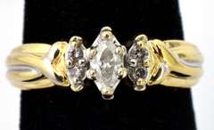 Lovely 0.12CTW Diamond Ring in 14KT Yellow Gold